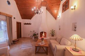 Tranquilla River Lodge - Adults Only