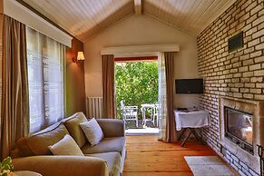 Tranquilla River Lodge - Adults Only