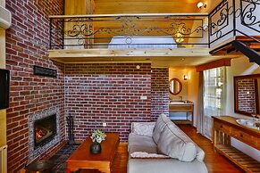 Tranquilla River Lodge - Adults Only