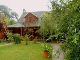Tranquilla River Lodge - Adults Only