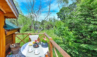 Tranquilla River Lodge - Adults Only