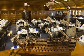 Europa-Park Freizeitpark & Erlebnis-Resort, Hotel Bell Rock