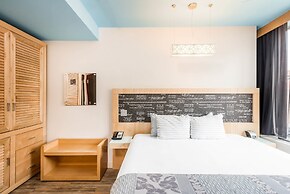 TRYP by Wyndham New York City Times Square / Midtown