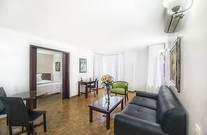 Aparta Suites Torre Poblado