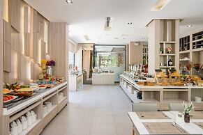 Altera Hotel and Residence