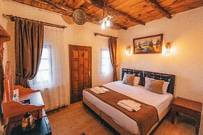 TURBEL CAVE HOUSE
