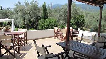 Palirria Hotel & Studios