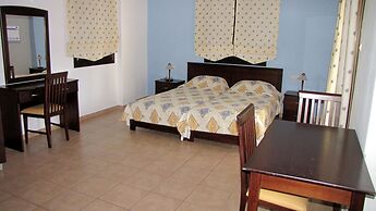 Palirria Hotel & Studios