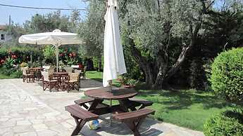 Palirria Hotel & Studios