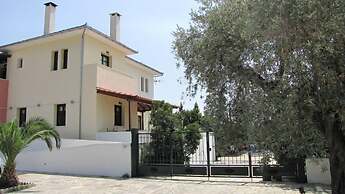 Palirria Hotel & Studios