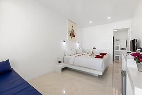 Crystal Bay Beach Resort