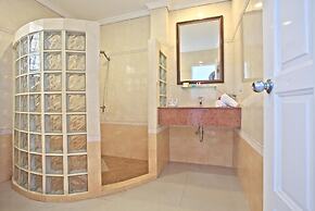 Crystal Bay Beach Resort