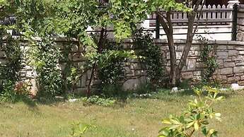 Damaskis Studios a Small Complex in Kassiopi