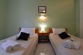 Damaskis Studios a Small Complex in Kassiopi