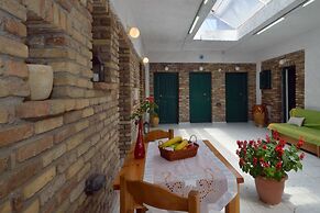 Damaskis Studios a Small Complex in Kassiopi