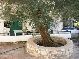 Damaskis Studios a Small Complex in Kassiopi