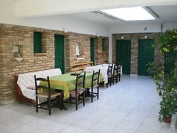 Damaskis Studios a Small Complex in Kassiopi