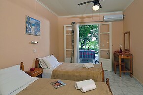 Damaskis Studios a Small Complex in Kassiopi