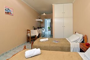 Damaskis Studios a Small Complex in Kassiopi