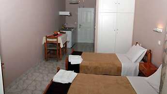 Damaskis Studios a Small Complex in Kassiopi