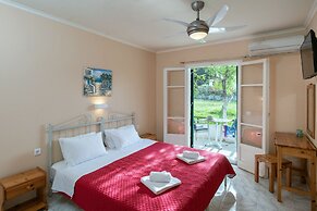 Damaskis Studios a Small Complex in Kassiopi