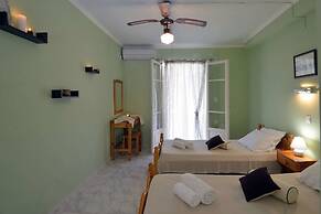 Damaskis Studios a Small Complex in Kassiopi