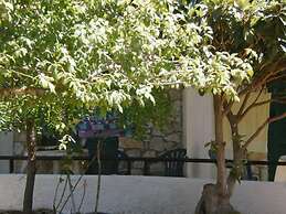 Damaskis Studios a Small Complex in Kassiopi