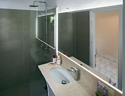 Damaskis Studios a Small Complex in Kassiopi