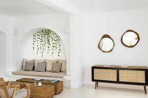 Casa Del Mar Mykonos Seaside Resort