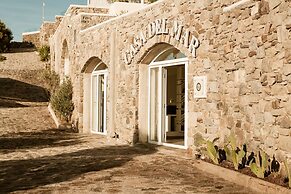 Casa Del Mar Mykonos Seaside Resort