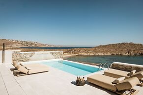 Casa Del Mar Mykonos Seaside Resort