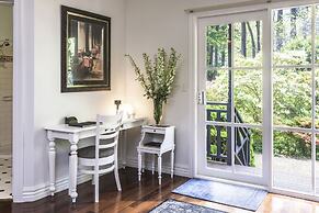 Moulton Park Cottages