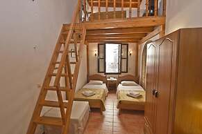 Camelot Traditional & Classic Hotel