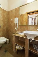 Camelot Traditional & Classic Hotel