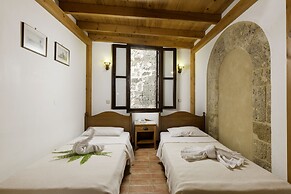 Camelot Traditional & Classic Hotel