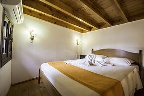 Camelot Traditional & Classic Hotel