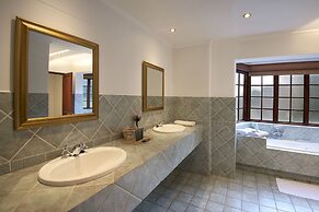 The Highlander Hotel