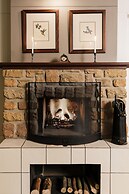 The Highlander Hotel