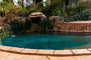 The Highlander Hotel