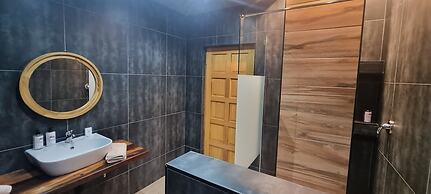 The Highlander Hotel