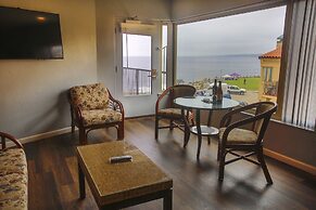 Pantai Inn