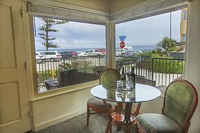 Pantai Inn