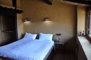 Gaun Ghar