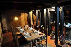 Gaun Ghar