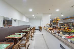 Palms Ponta Verde by Tropicalis