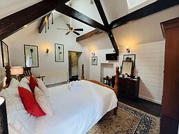 The Peak Hotel