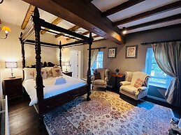 The Peak Hotel