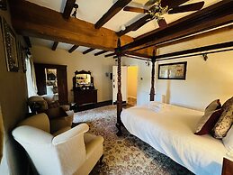 The Peak Hotel