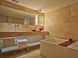 Conservatorium Hotel