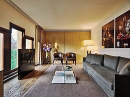 Conservatorium Hotel